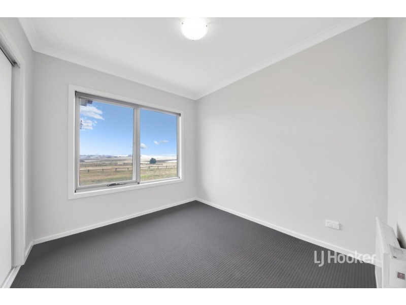 10/64 Escapade Boulevard, Craigieburn VIC 3064