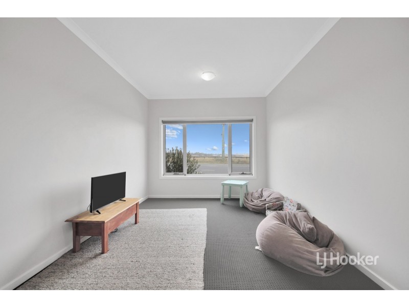 10/64 Escapade Boulevard, Craigieburn VIC 3064