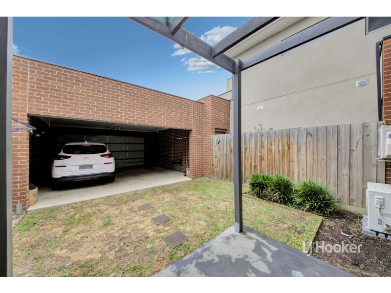 10/64 Escapade Boulevard, Craigieburn VIC 3064