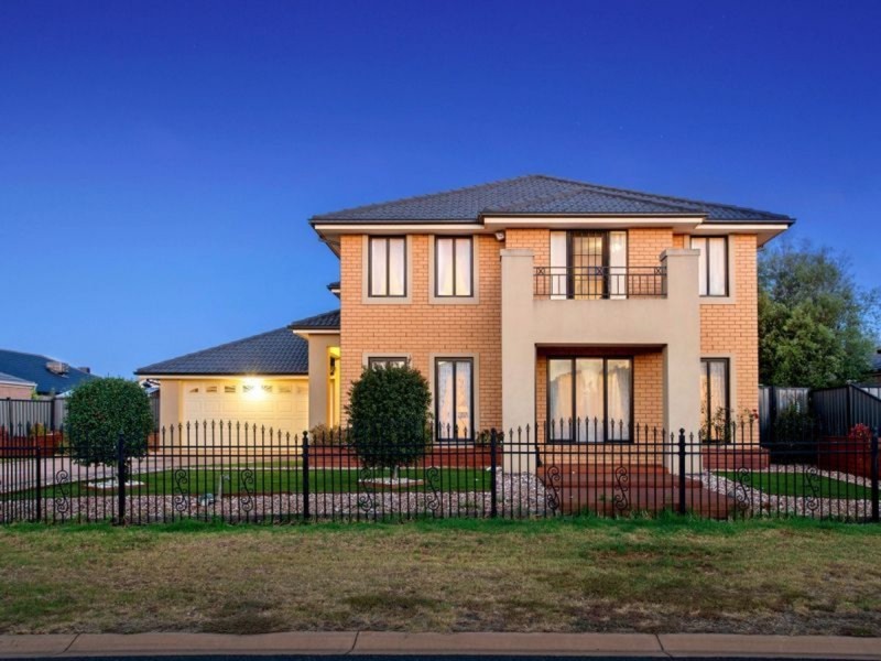 19 May Gibbs Circle, Point Cook VIC 3030