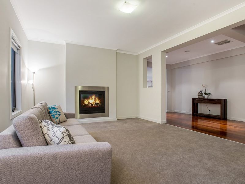 24 North Shore Drive, Sanctuary Lakes VIC 3030