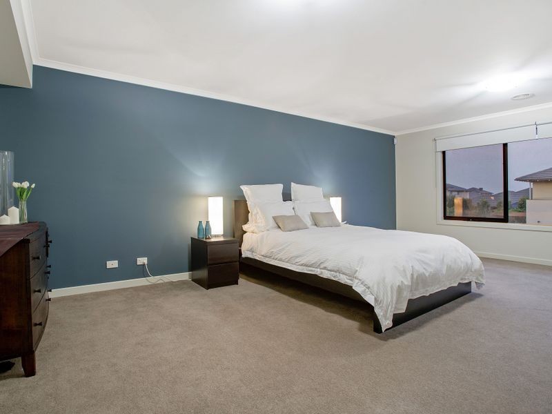 24 North Shore Drive, Sanctuary Lakes VIC 3030