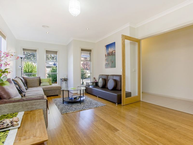 14 Grandiflora Grove, Point Cook VIC 3030