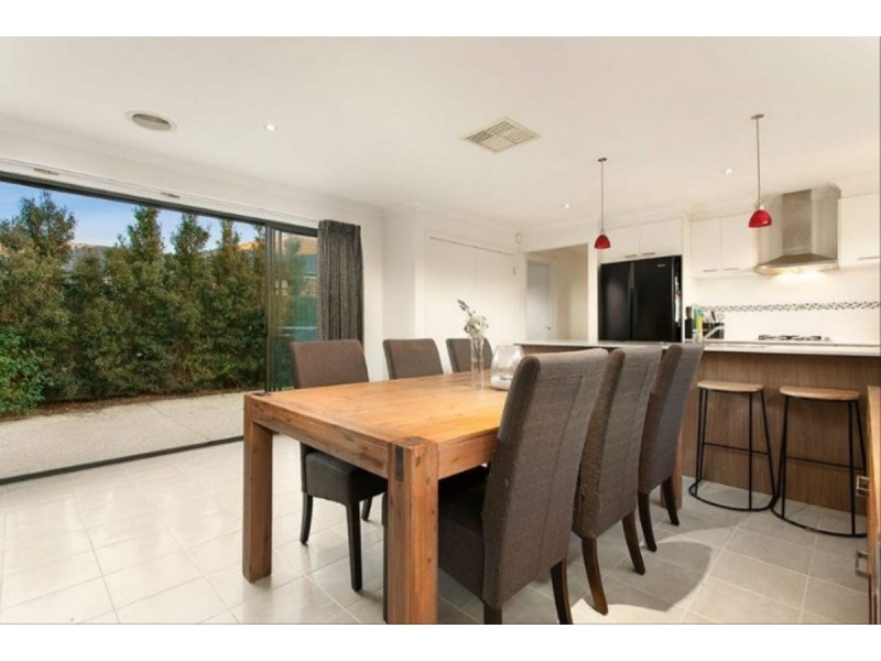 11 Foxall Walk, Point Cook VIC 3030