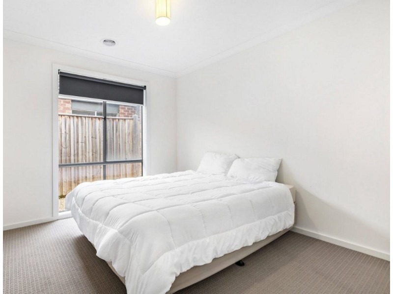 11 Foxall Walk, Point Cook VIC 3030