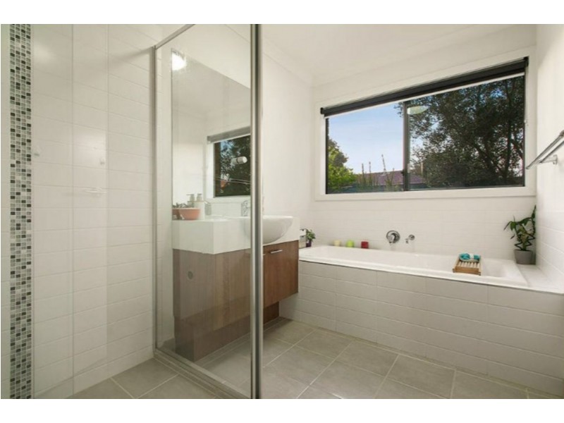 11 Foxall Walk, Point Cook VIC 3030