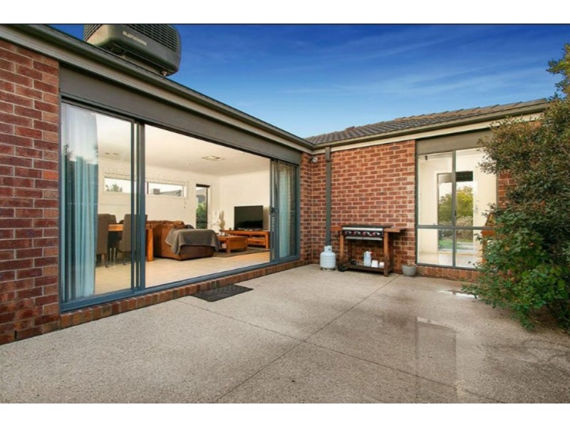 11 Foxall Walk, Point Cook VIC 3030