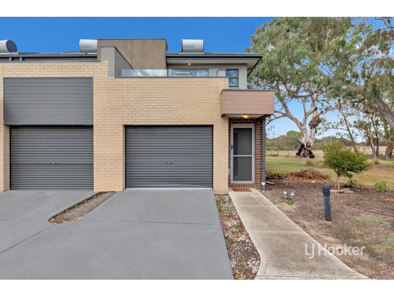 15 Burssi Circuit, Doreen VIC 3754