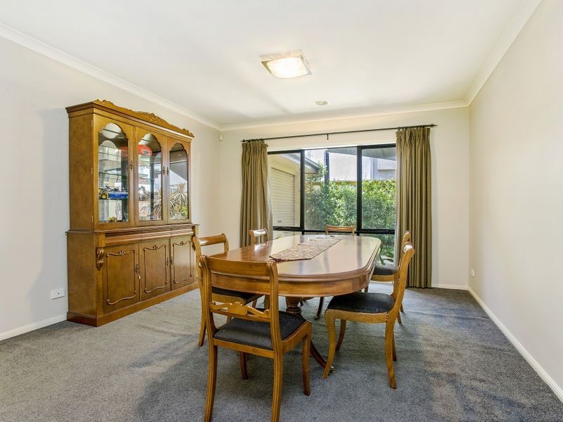 48 Scenic Drive, Sanctuary Lakes VIC 3030