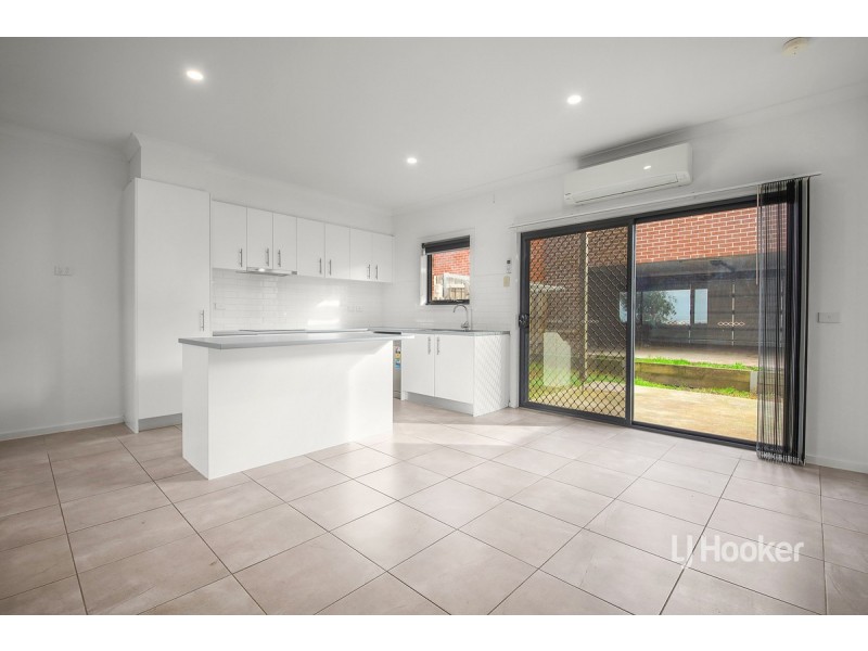 8/205 James Mirams Drive, Roxburgh Park VIC 3064