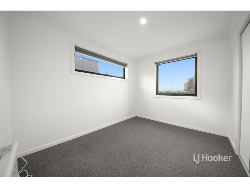 8/205 James Mirams Drive, Roxburgh Park VIC 3064