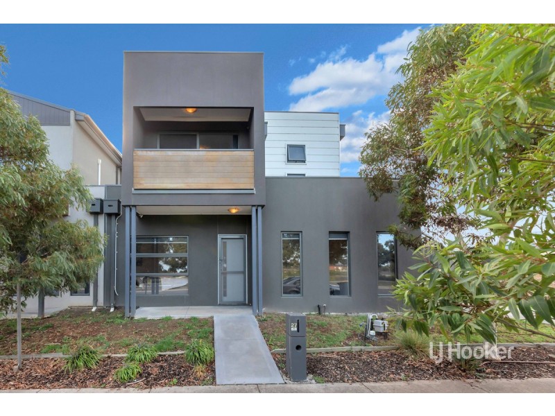 27 Everglade Crescent, Roxburgh Park VIC 3064