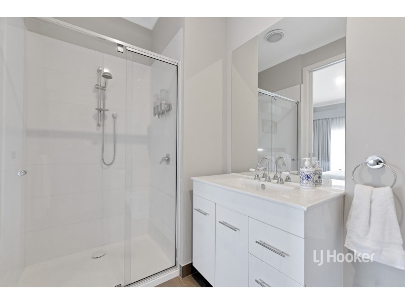 6/2 Crown Street, Laverton VIC 3028