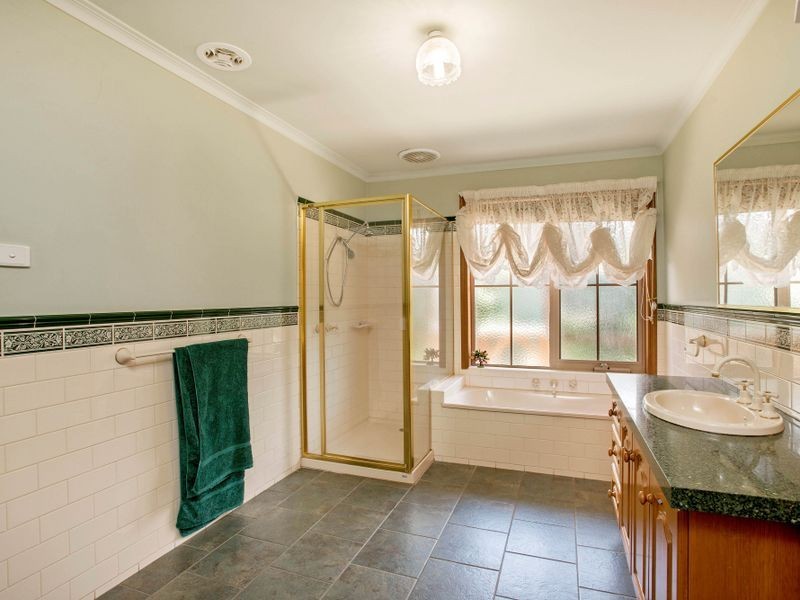 26 William Leake Avenue, Altona Meadows VIC 3028