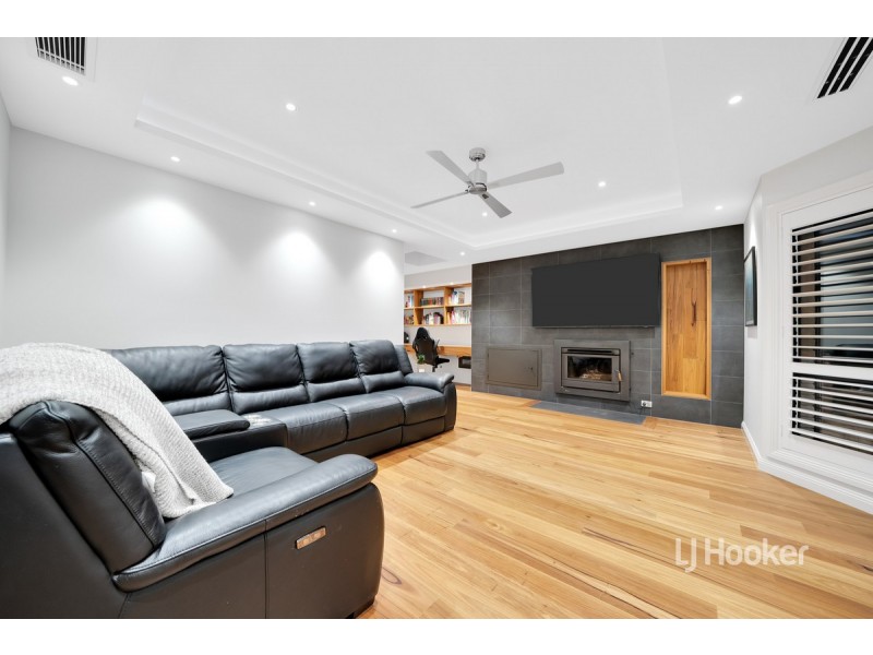 6 Clover Court, Altona Meadows VIC 3028