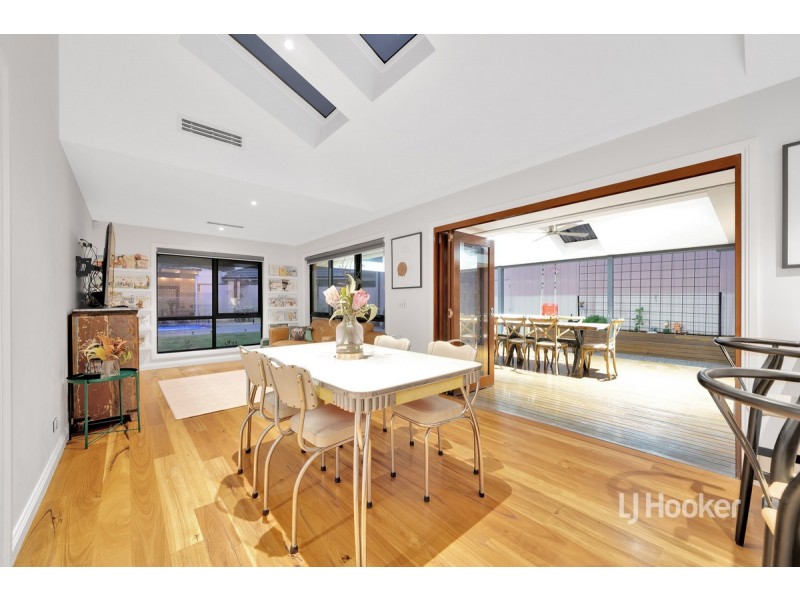 6 Clover Court, Altona Meadows VIC 3028