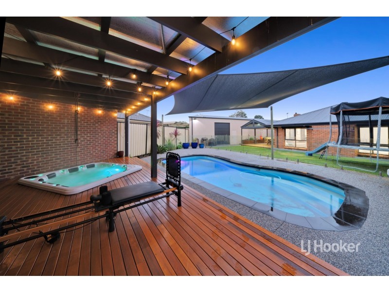 6 Clover Court, Altona Meadows VIC 3028