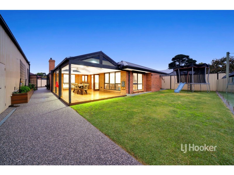 6 Clover Court, Altona Meadows VIC 3028