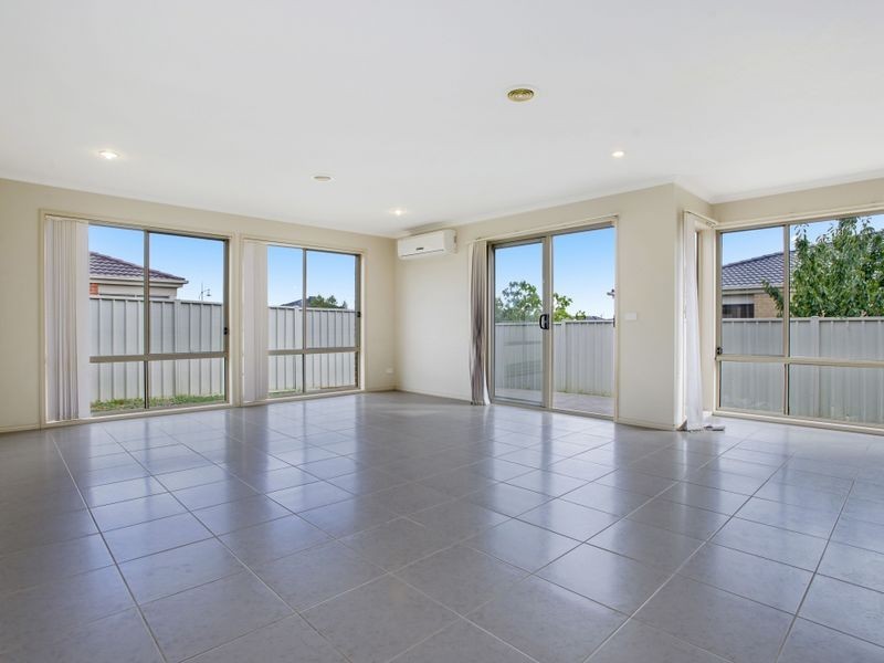 4 Motril Court, Point Cook VIC 3030
