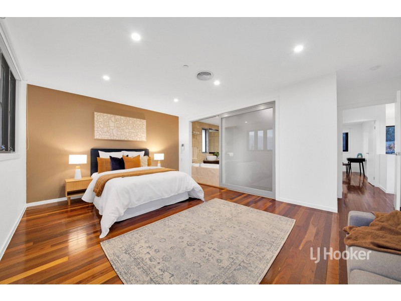 16 Ellis Close, Sanctuary Lakes VIC 3030