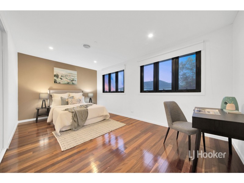 16 Ellis Close, Sanctuary Lakes VIC 3030