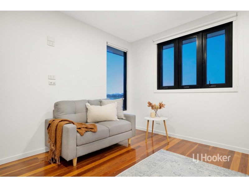 16 Ellis Close, Sanctuary Lakes VIC 3030