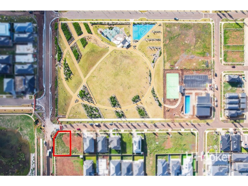 2 Bridgefield Parkway, Rockbank VIC 3335