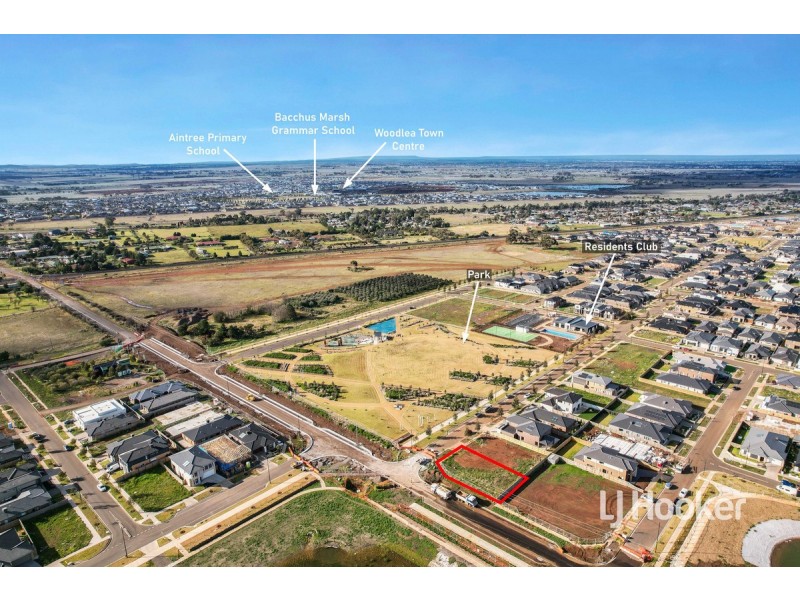 2 Bridgefield Parkway, Rockbank VIC 3335