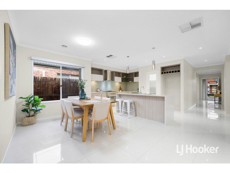 7 Victorking Drive, Point Cook VIC 3030
