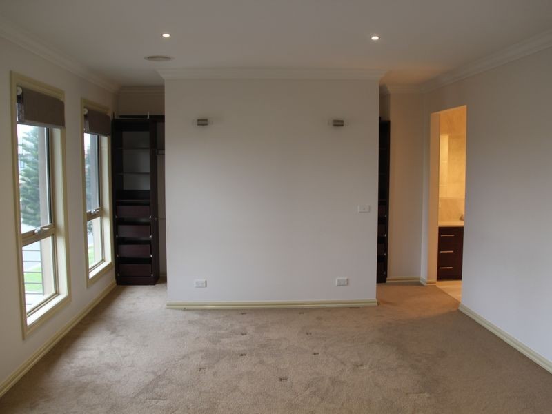 80 Lennon Boulevard, Point Cook VIC 3030