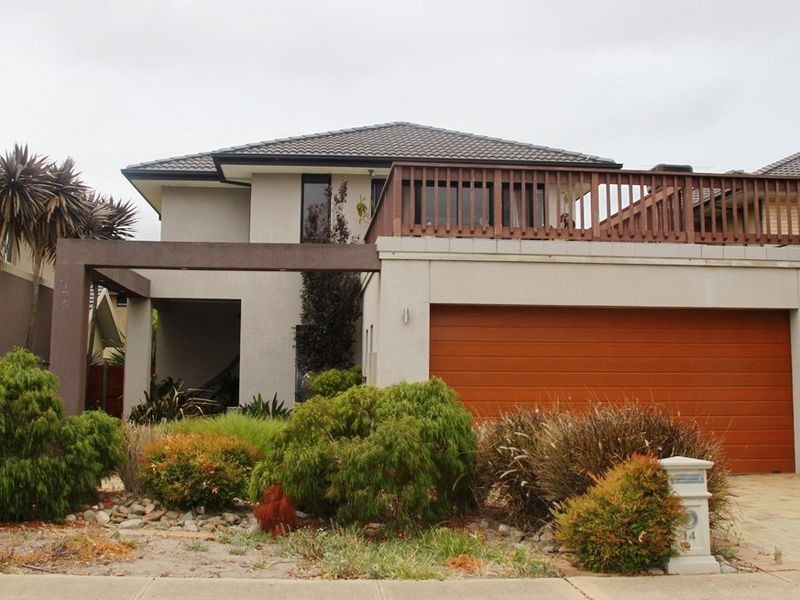 14 Freshwater Point, Sanctuary Lakes VIC 3030