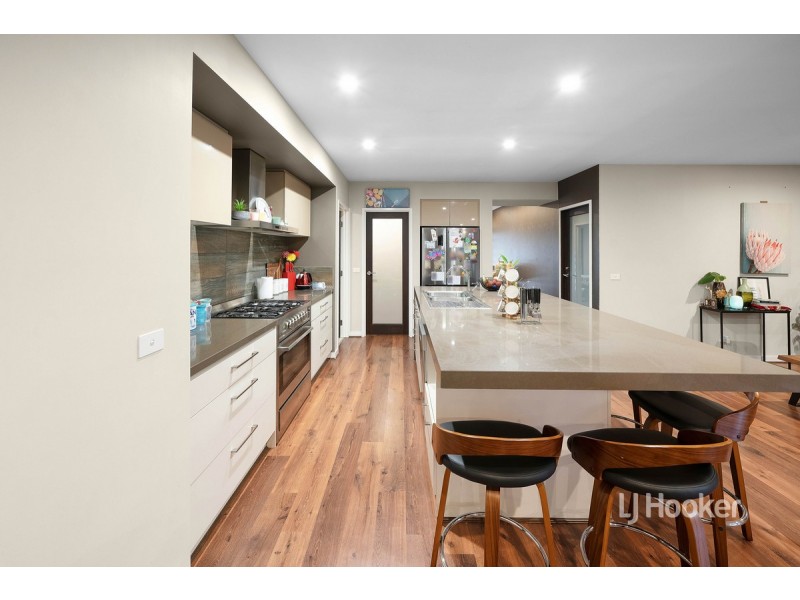 23 Denman Drive, Point Cook VIC 3030