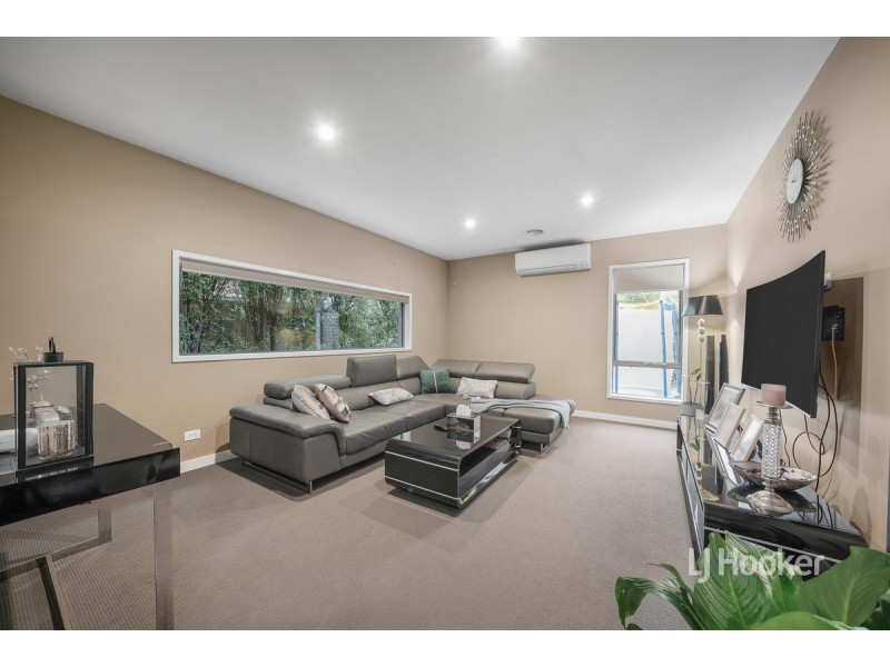23 Denman Drive, Point Cook VIC 3030