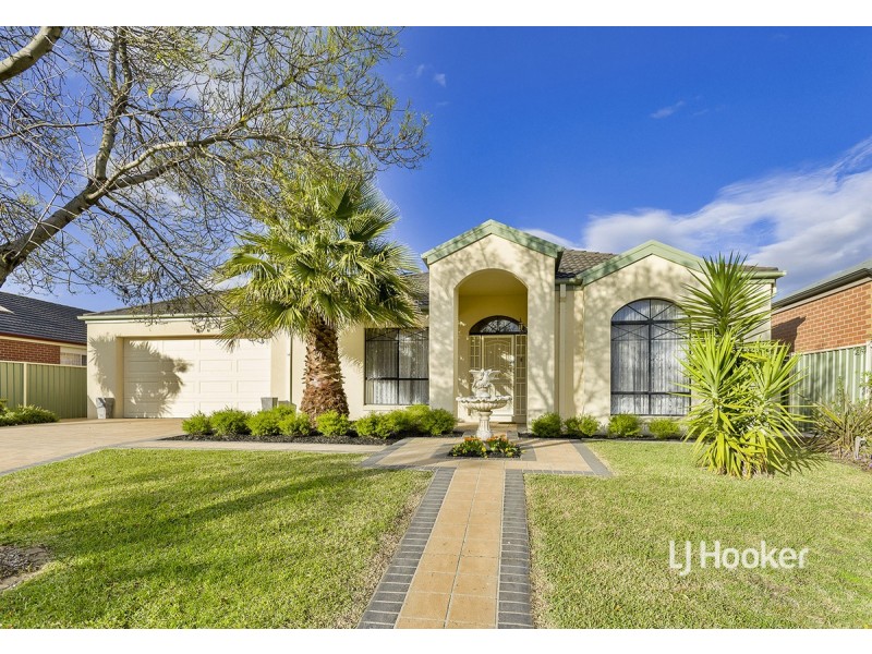 56 Glastonbury Circuit, Point Cook VIC 3030