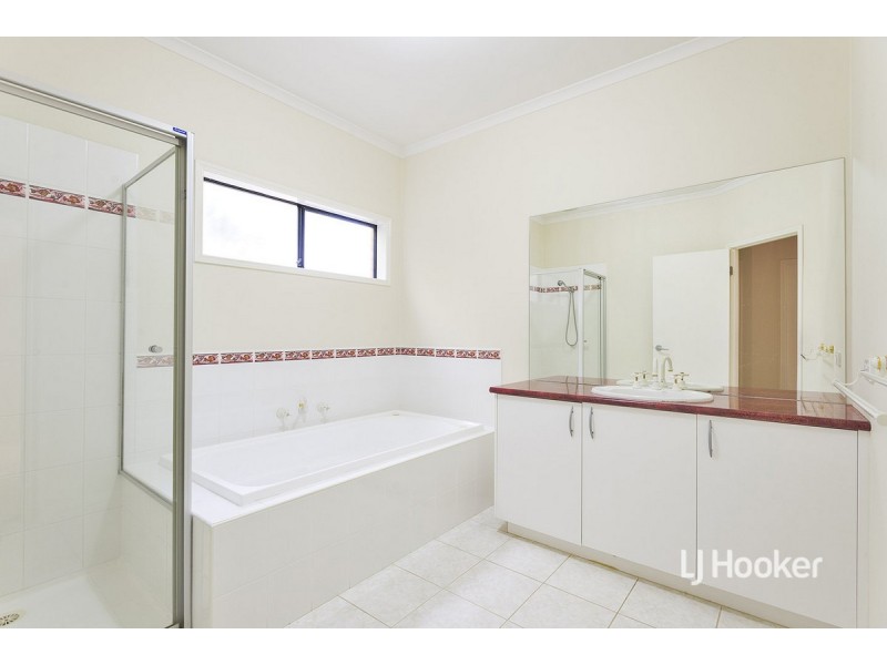 56 Glastonbury Circuit, Point Cook VIC 3030