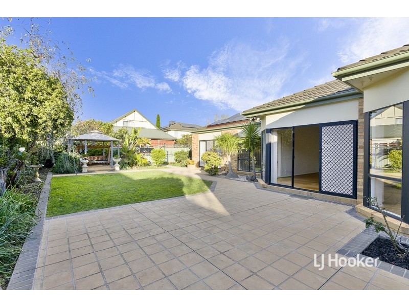 56 Glastonbury Circuit, Point Cook VIC 3030