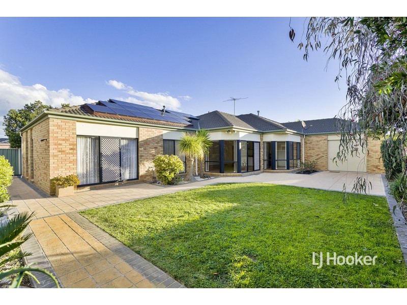 56 Glastonbury Circuit, Point Cook VIC 3030