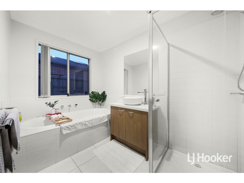 41 Grandpark Circuit, Point Cook VIC 3030