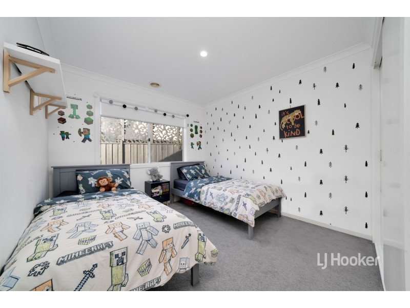 98 Waterhaven Boulevard, Point Cook VIC 3030
