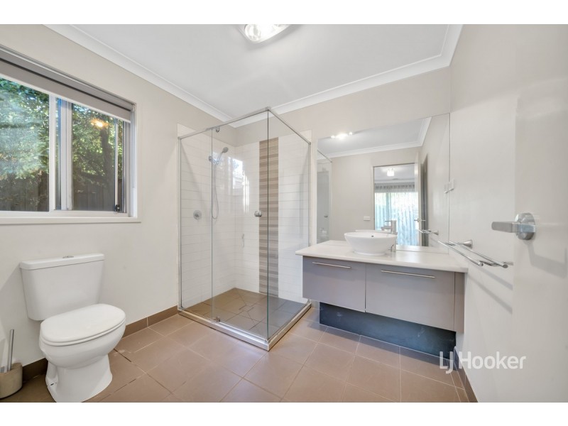 17 East Cornhill Drive, Point Cook VIC 3030