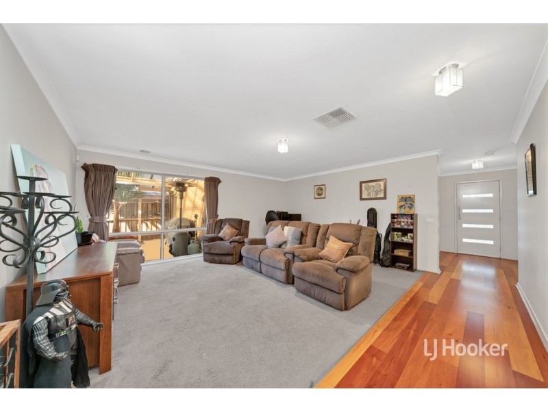 17 East Cornhill Drive, Point Cook VIC 3030