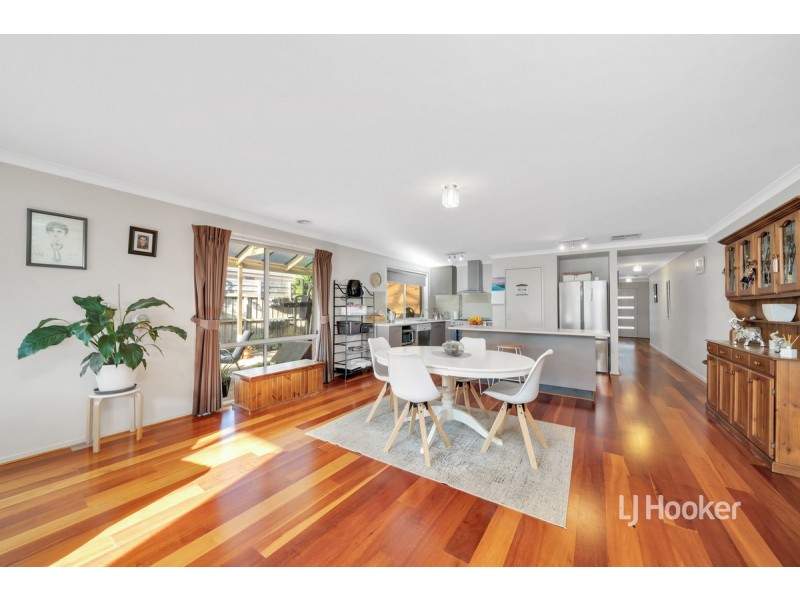 17 East Cornhill Drive, Point Cook VIC 3030