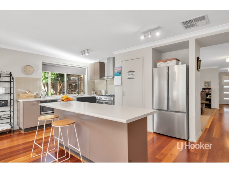 17 East Cornhill Drive, Point Cook VIC 3030