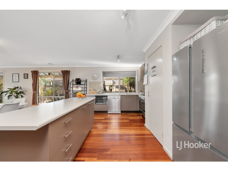 17 East Cornhill Drive, Point Cook VIC 3030