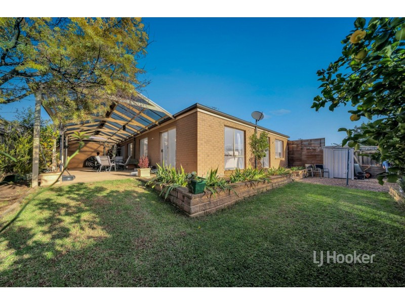 17 East Cornhill Drive, Point Cook VIC 3030