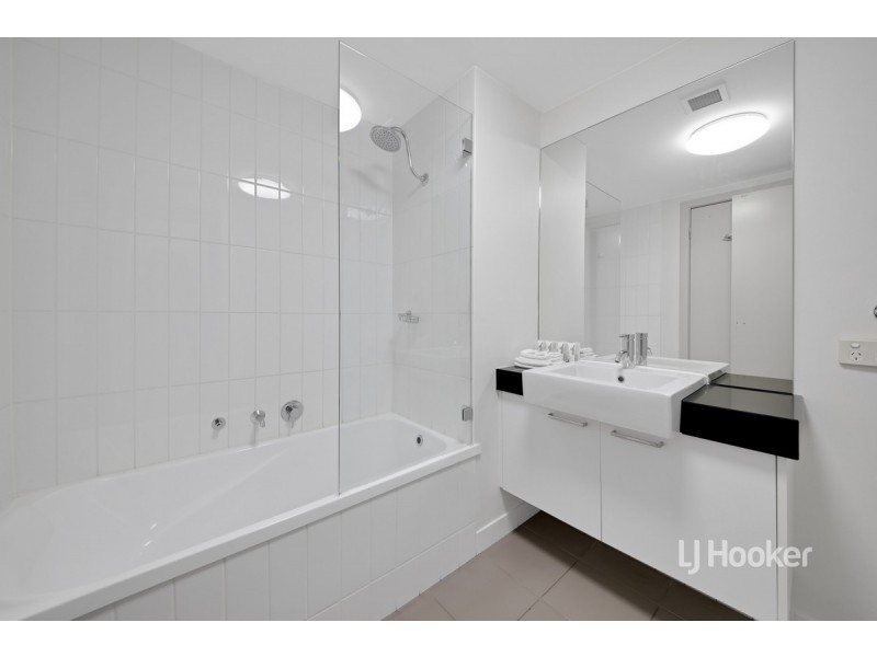 813/750 Bourke Street, Docklands VIC 3008