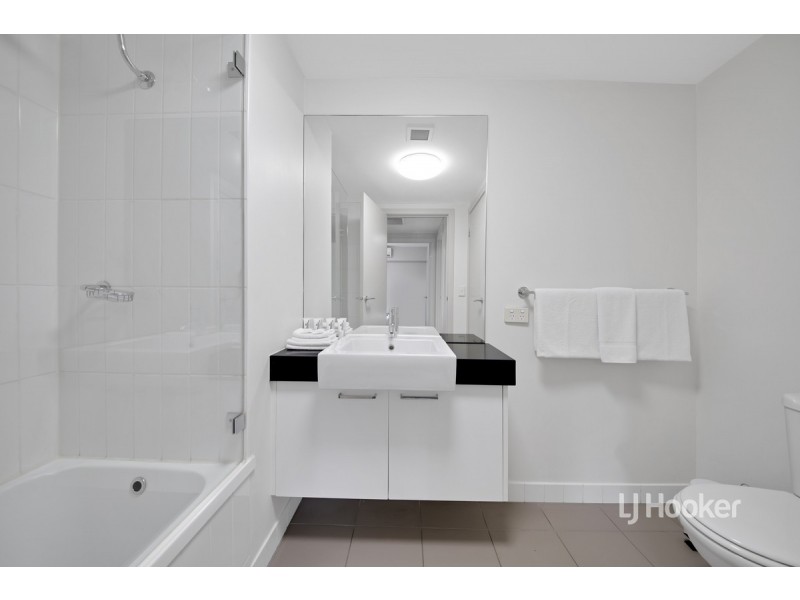 813/750 Bourke Street, Docklands VIC 3008