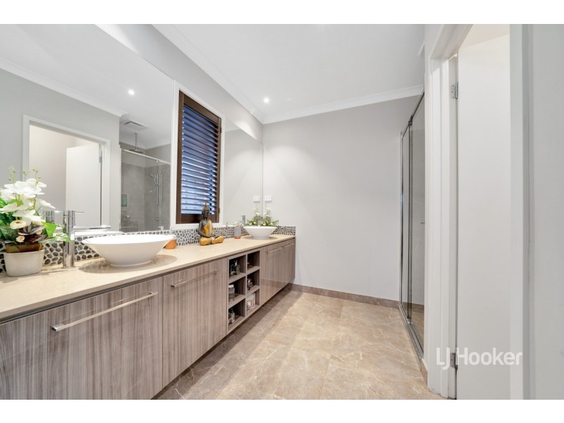 14 Corboy Close, Point Cook VIC 3030