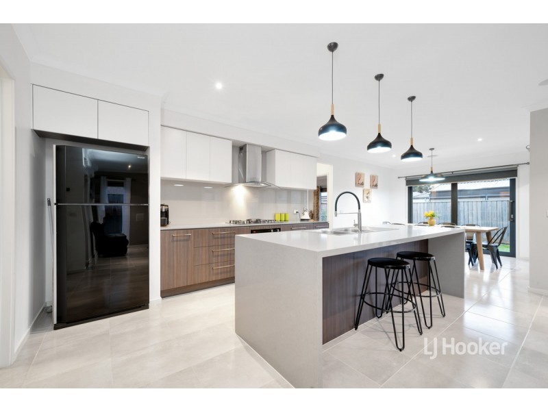 14 Corboy Close, Point Cook VIC 3030