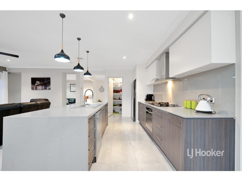 14 Corboy Close, Point Cook VIC 3030